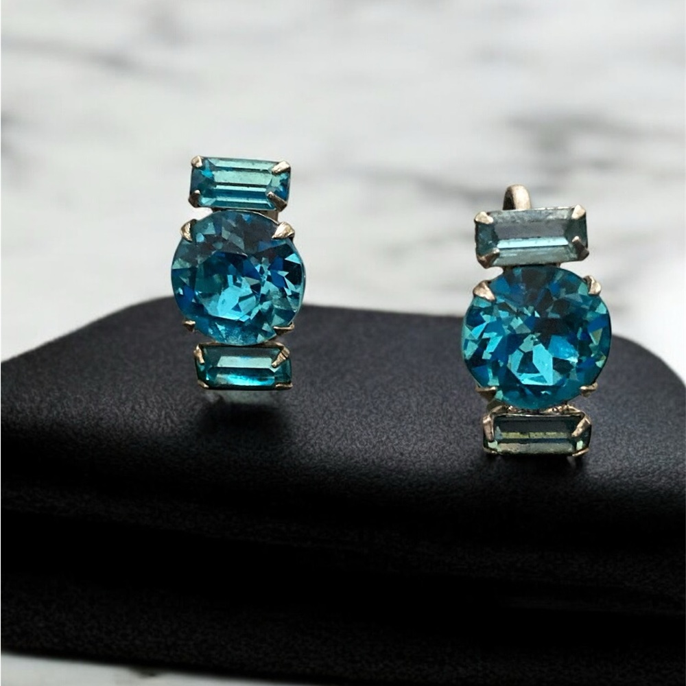 Vintage Elegant Blue Gemstone Screw back Earrings